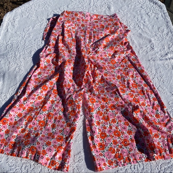 Yumi Kim 'Walk This Way' Retro Style Wide Leg Floral Jumpsuit - Picture 12 of 16